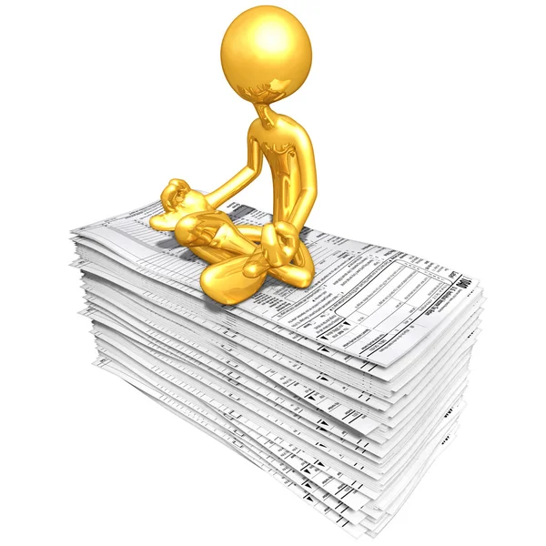 Vergi formları ile altın adam — Stok fotoğraf
