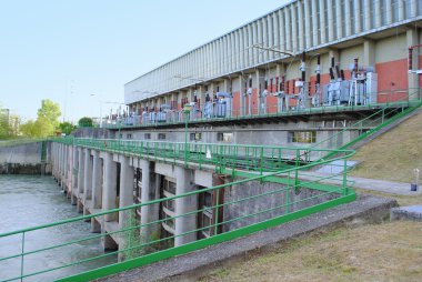 Hidroelektrik Santrali Barajı'yakındır