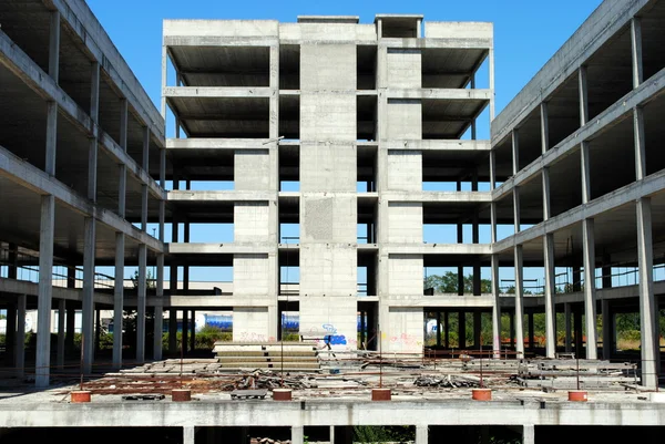 Building under construction, abandoned incomplete — Stock Photo, Image