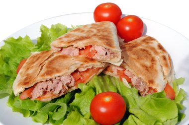 tortilla tuna ve domates, tipik İtalyan gözleme