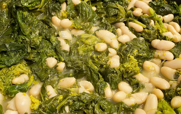 Beans with broccoli — Stock Photo, Image
