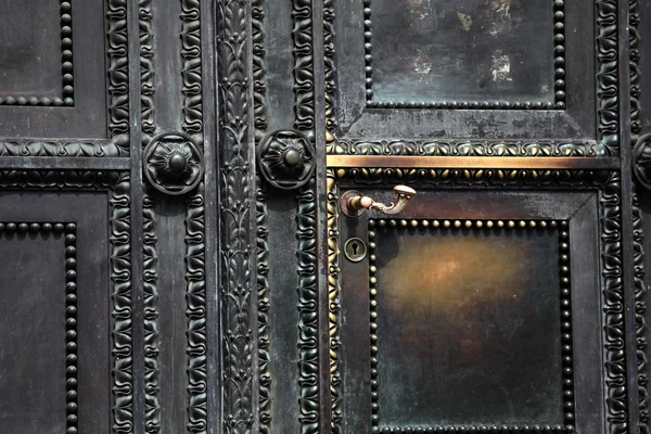 Drzwi miedziane — Zdjęcie stockowe