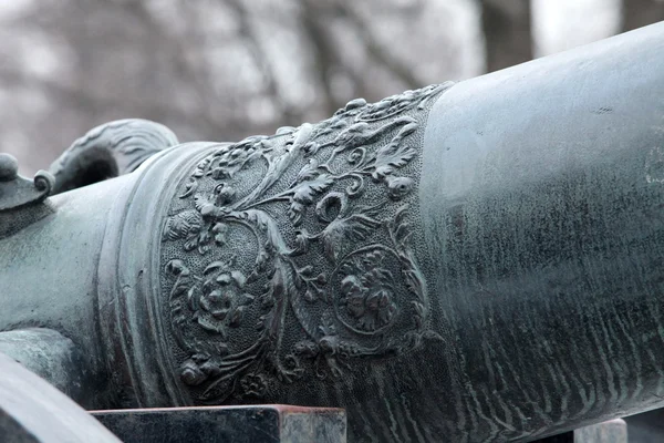 Стародавні мідні гармати — стокове фото