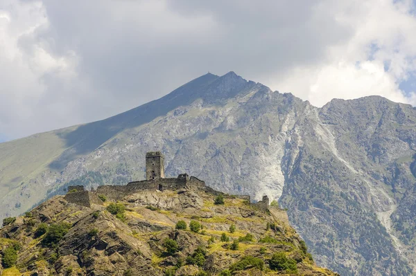 Rovina del castello in Valle d'Aosta — Foto Stock