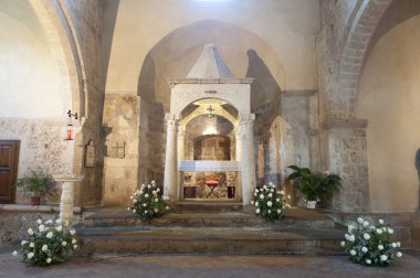 Sovana (Toskonya), kilise iç