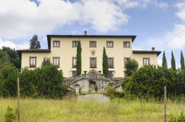 Old villa near Castelfiorentino (Tuscany) clipart