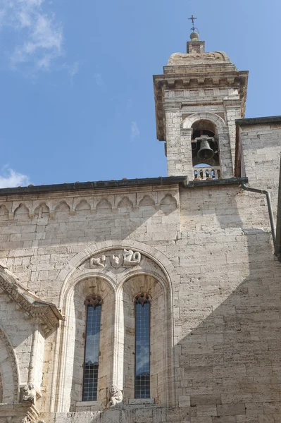 San quirico 奥斯塔山谷 (tuscany) 教会 — 图库照片
