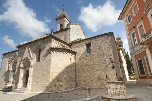San quirico d'orcia (Toscane), kerk — Stockfoto