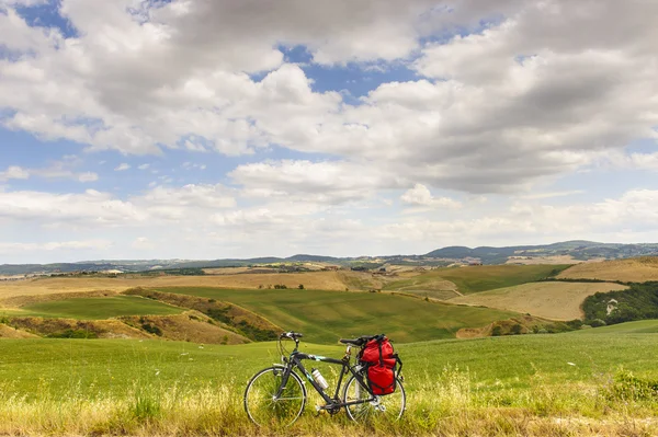 stock image Landscape in Val d'Orcia (Tuscany) with bicycle