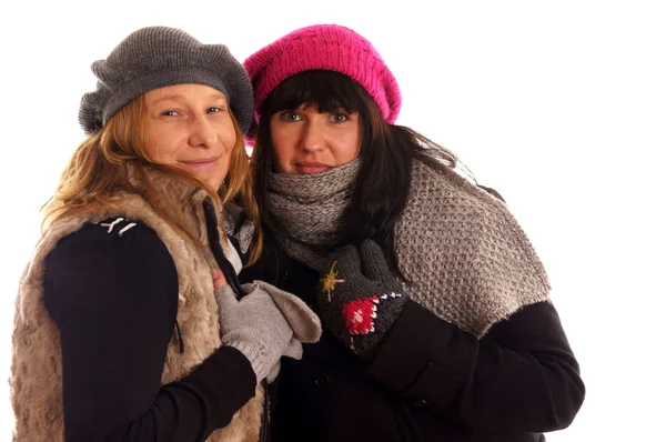 Δύο νέες γυναίκες με ρούχα χειμώνα — Φωτογραφία Αρχείου