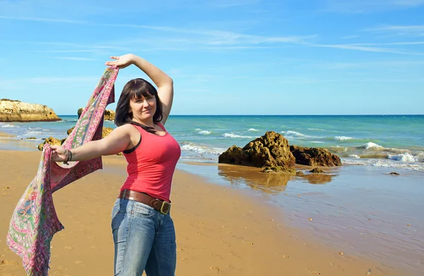 Hezká dívka na pláži — Stock fotografie