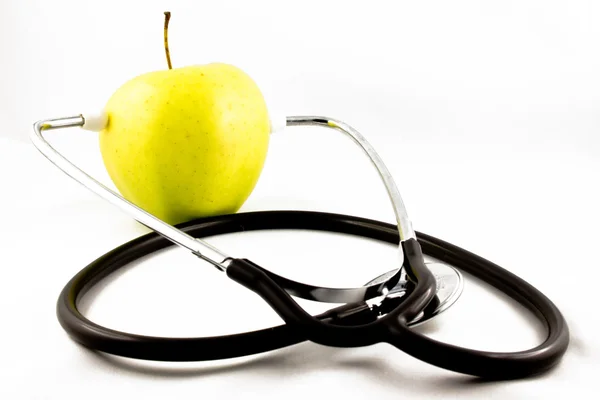 Una mela al giorno tiene lontano il dottore — Foto Stock