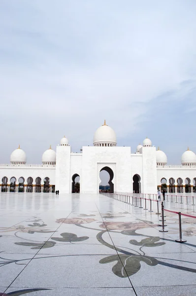 Mezquita Sheikh Zayed en Abu Dhabi, Emiratos Árabes Unidos Imágenes De Stock Sin Royalties Gratis