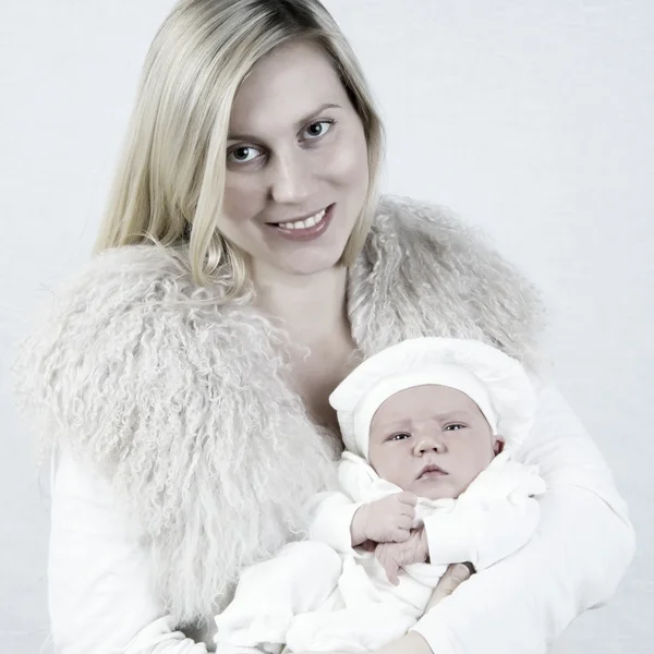 Mutlu anne bebek çocuk ile — Stok fotoğraf