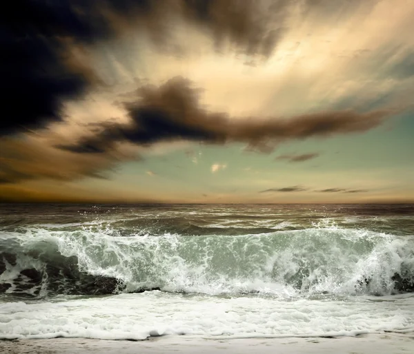 Pohled na bouřkové moře — Stock fotografie