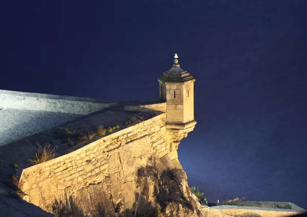 Castello di Santa Barbara di notte. Alicante, Spagna — Foto Stock
