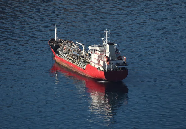 Tankschiff ankert im Mittelmeer, Spanien — Stockfoto