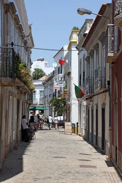 Straat in de oude stad tavira, algarve portugal — Stockfoto