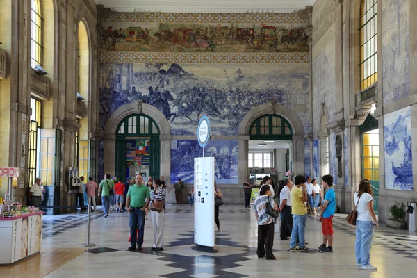 Interior of the São Bento Train Station of Porto, Portugal — Stockfoto