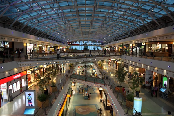 Einkaufszentrum Vasco da Gama in Lissabon, Portugal — Stockfoto