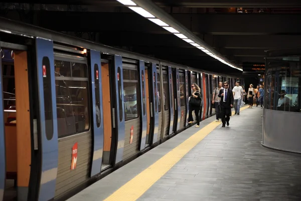 Metro na cidade de Lisboa, Portugal. Foto tirada em 28 de junho de 2010 — Fotografia de Stock