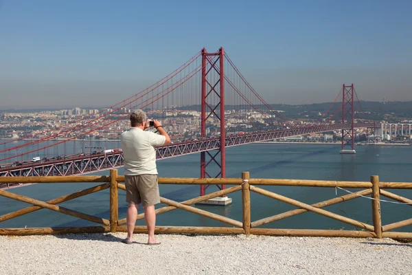Tourist taking pictures — Stock Photo, Image