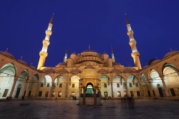 Slavný sultan ahmed mešita (Modrá mešita) v Istanbulu, Turecko — Stock fotografie