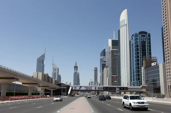 Sheikh Zayed Road in Dubai — Stockfoto