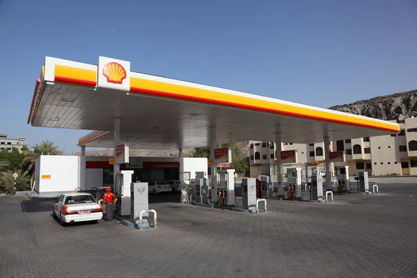 Posto de gasolina Shell em Muttrah, Sultanato de Mascate de Omã — Fotografia de Stock