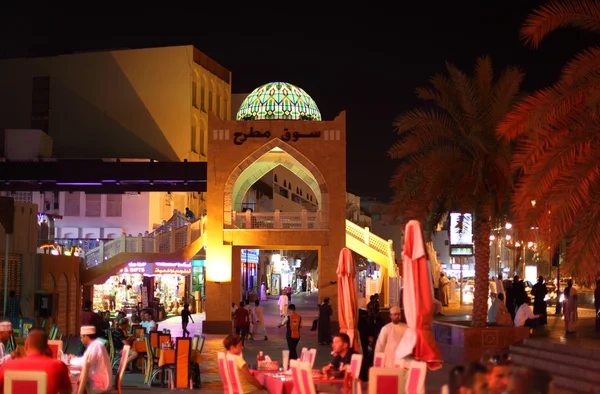 Vita notturna a Muttrah, Moscato, Sultanato dell'Oman — Foto Stock