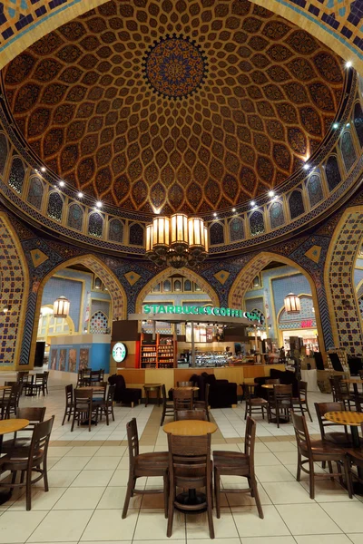 Starbucks Cafe inside of the Ibn Battuta Mall in Dubai — Stock Photo, Image