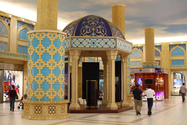 Intérieur du centre commercial Ibn Battuta à Dubaï — Photo