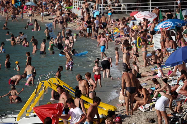 Pláže na Makarské chorvatské resort — Stock fotografie