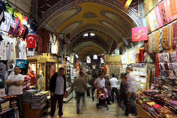 Den berömda grand bazaar i istanbul — Stockfoto