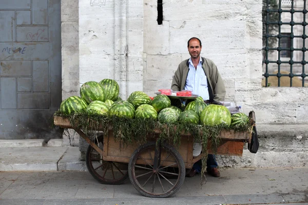 西瓜卖方在伊斯坦布尔 — 图库照片