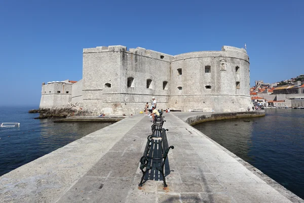 Festung am alten Hafen von Dubrovnik, Kroatien — Stockfoto