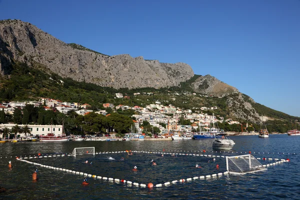 Vattenpolo match i kroatiska staden omis — Stockfoto