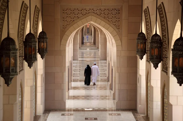 Obloukem v sultan qaboos grand mosque, muscat Omán — Stock fotografie