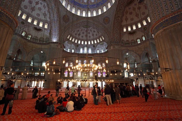 Εσωτερικό του Σουλτάνου Ahmed τζαμιού (Μπλε Τζαμί) στην Κωνσταντινούπολη — Φωτογραφία Αρχείου