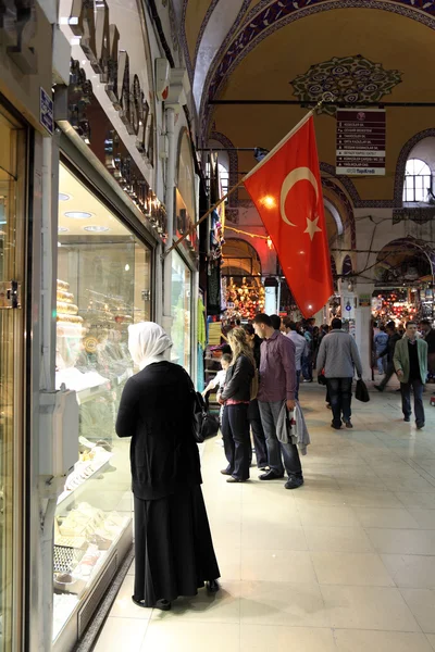 Wewnątrz Krytego Bazaru w Stambule — Zdjęcie stockowe