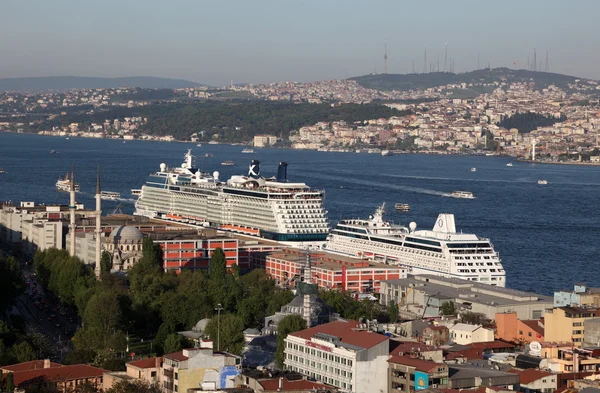 Utsikt över istanbul från galata tower. — Stockfoto
