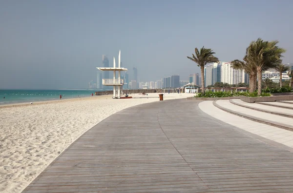Пляж в Абу-Даби — стоковое фото