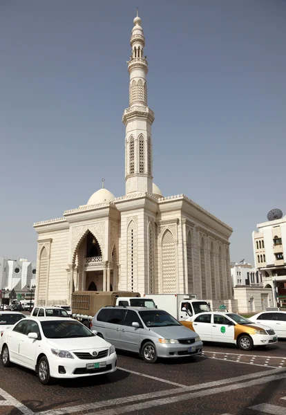 Bílá mešita v městě al ain, Abú Dhabí — Stock fotografie