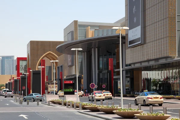 Главный вход в Dubai Mall — стоковое фото