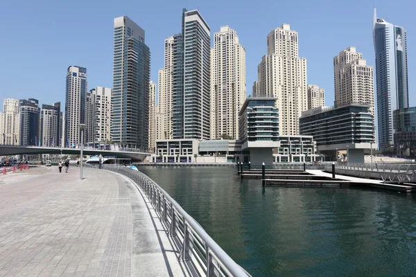 Promenade am Jachthafen von Dubai — Stockfoto