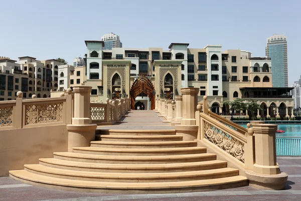 Bridge to Souk Al Bahar near Dubai Mall — Stock Photo, Image