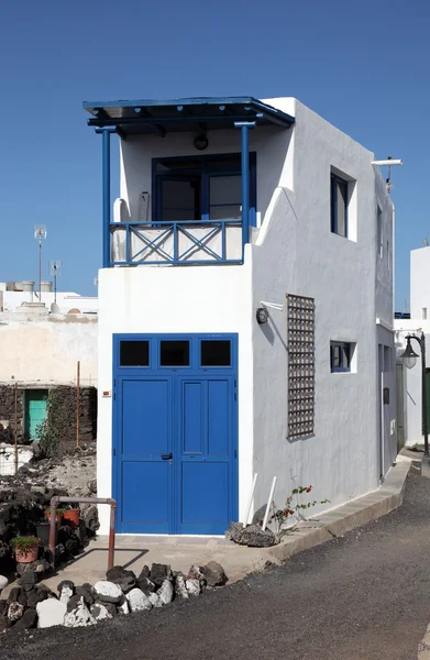 Typisch huis op de Canarische eiland lanzarote, Spanje — Stockfoto