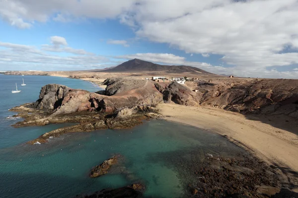 Playa de papagayo und küste in lanzarote, spanien — Stockfoto
