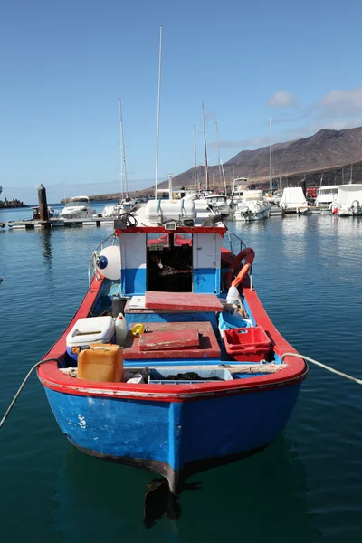 A kikötő morro jable, fuerteventura régi horgászcsónak — Stock Fotó