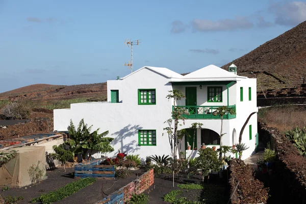Casa tradicional em Canary Island Lanzarote, Espanha — Fotografia de Stock